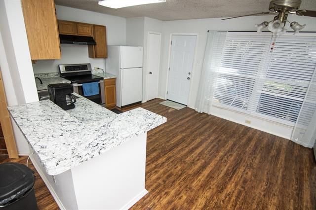Midcreek Dr, Euless, TX 76039 #1