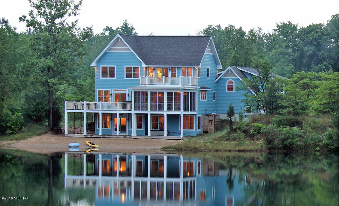 Michigan Waterfront Property in Benton Harbor, St. Joseph River, Paw